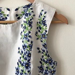 Beautiful Farm Rio White Floral Sleeveless Crop Top. Size S but fit more like XS